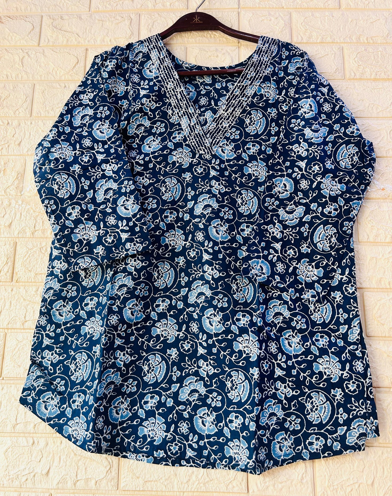 V NECK SHORT KURTIS