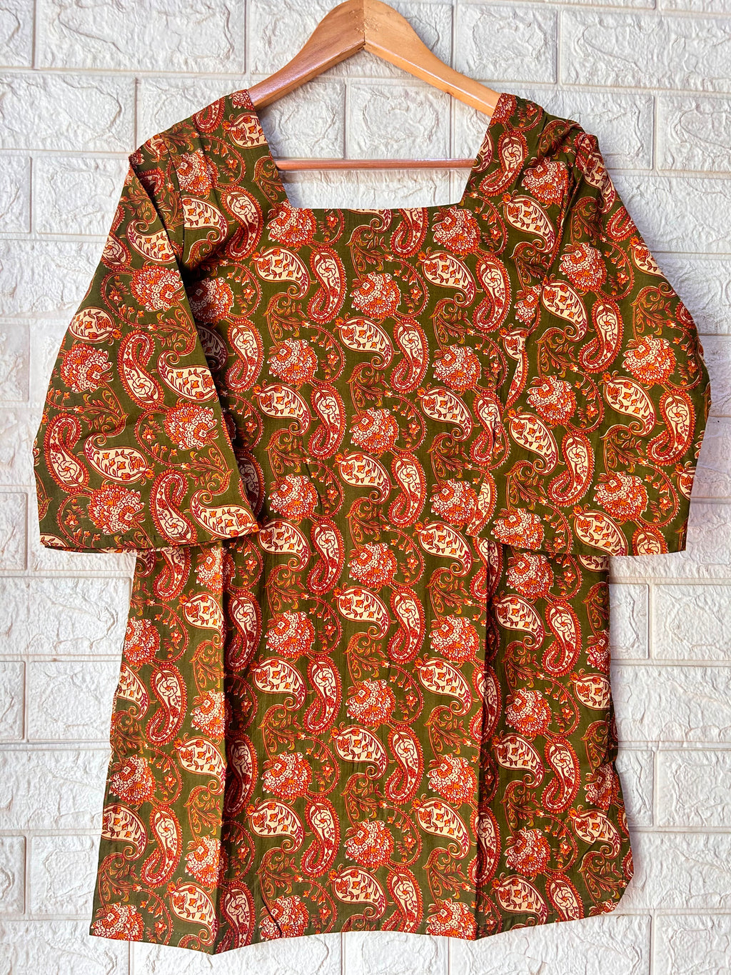 CHORAS NECK SHORT KURTIS