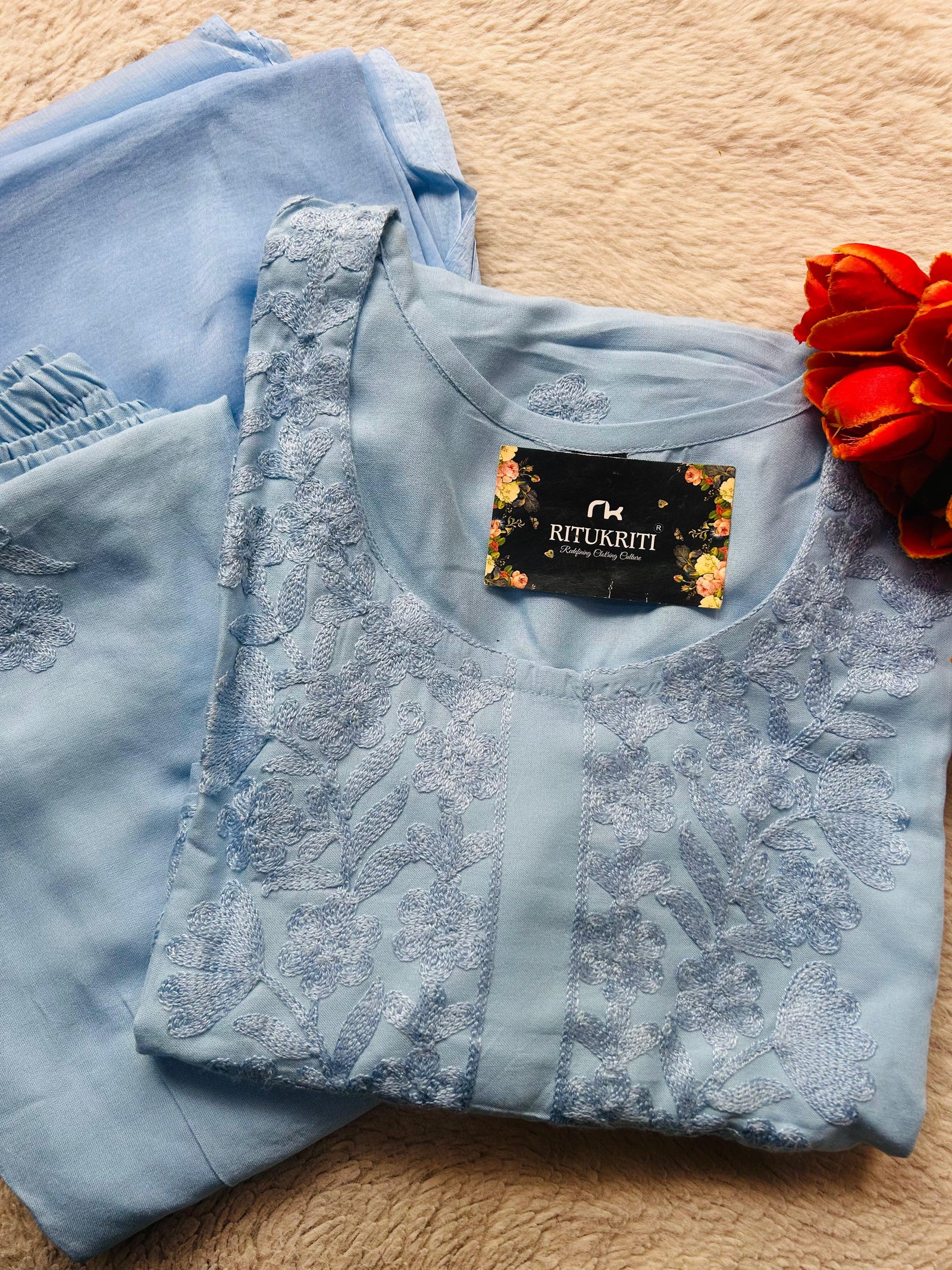 LUCKNAVI  SUITS