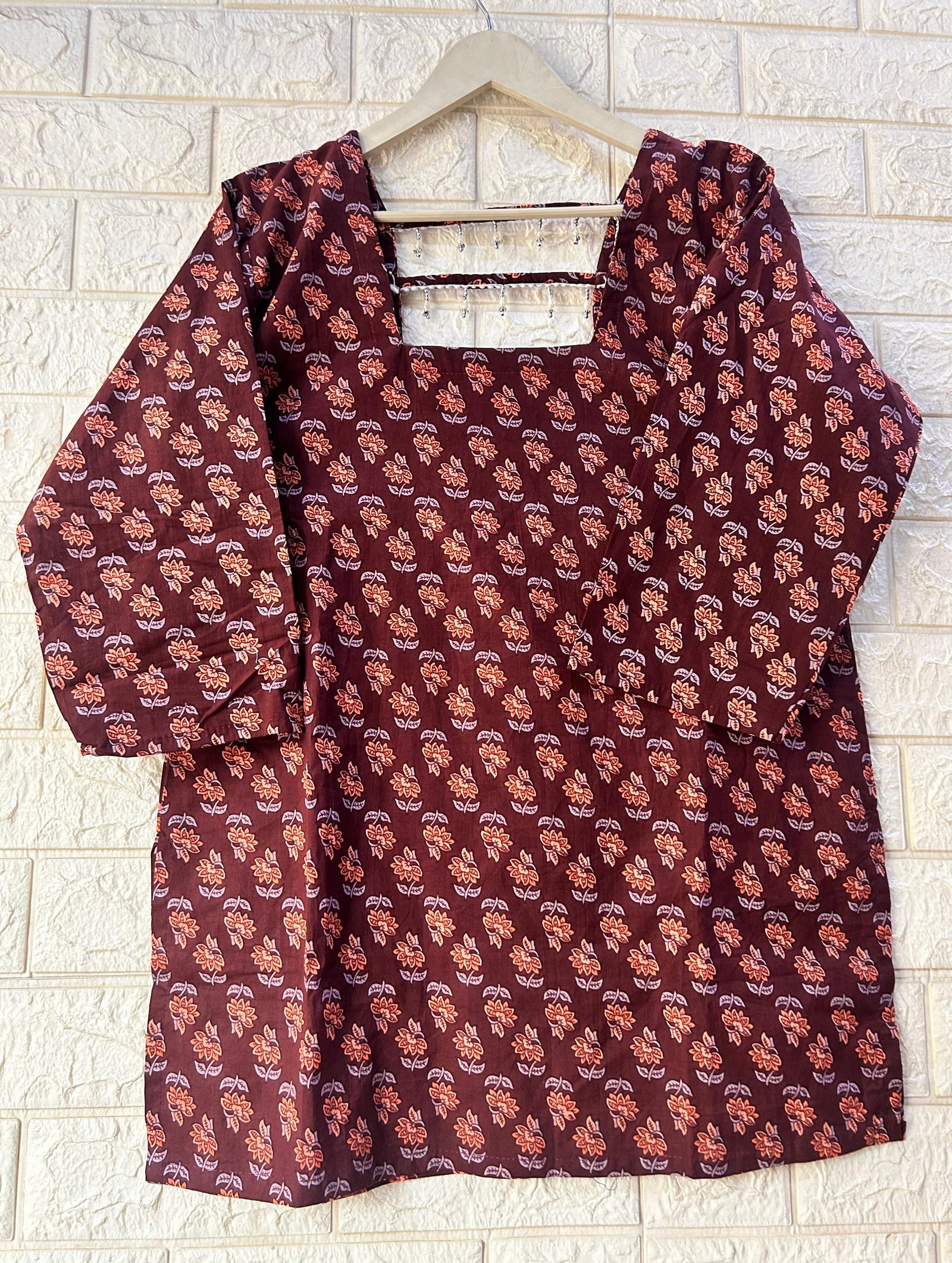 CHORAS NECK SHORT KURTIS